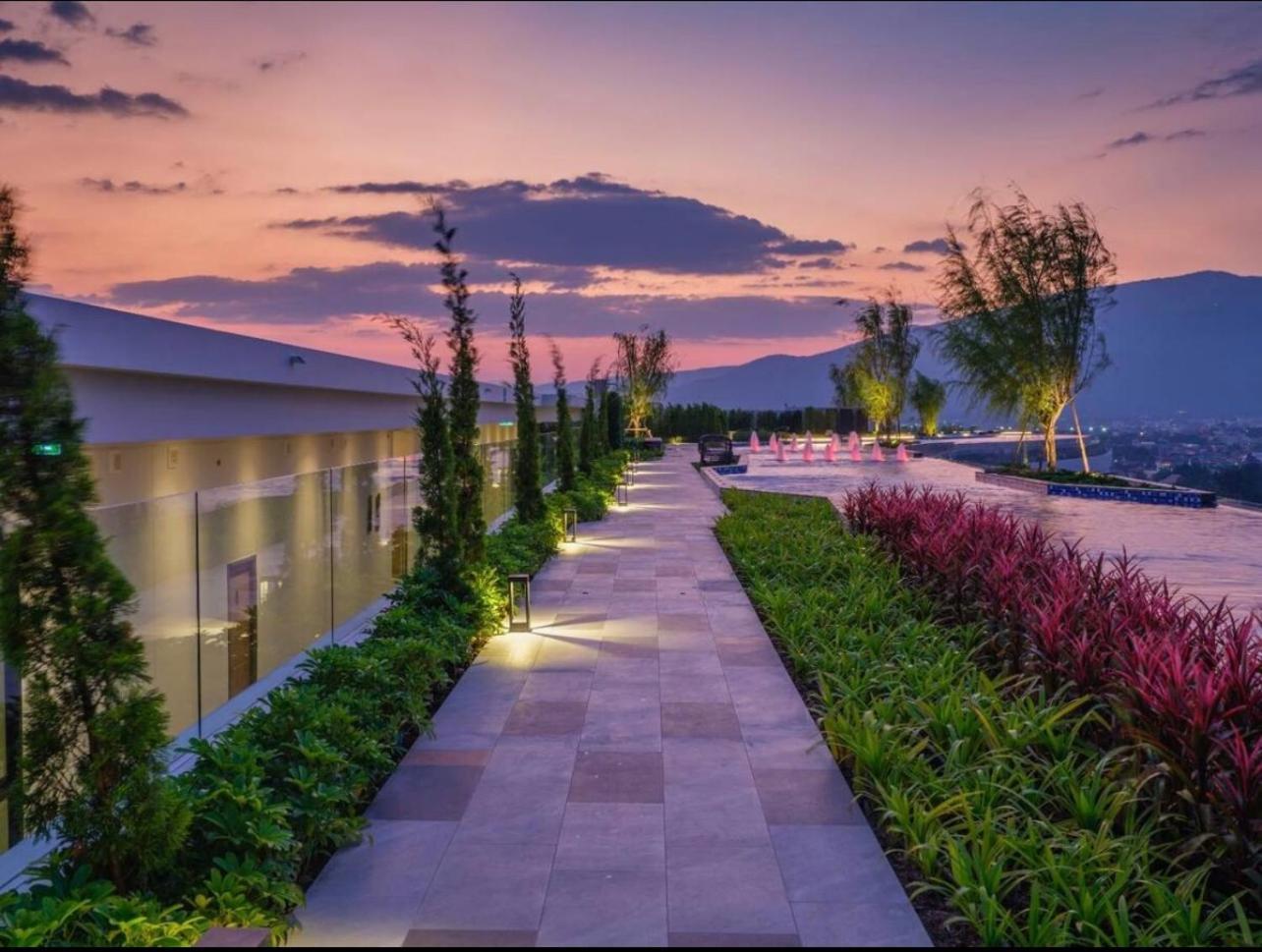 Astra Sky River 3 Bedrooms Infinity Pool, With Latex Mattress 公寓 清邁
