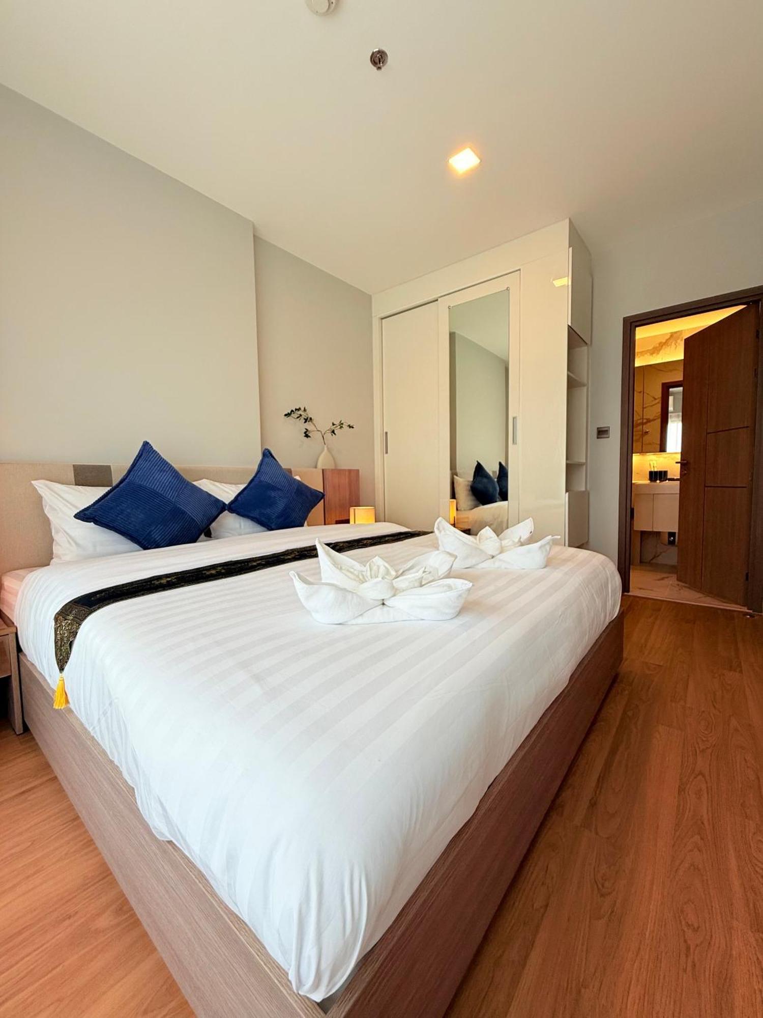 Astra Sky River 3 Bedrooms Infinity Pool, With Latex Mattress