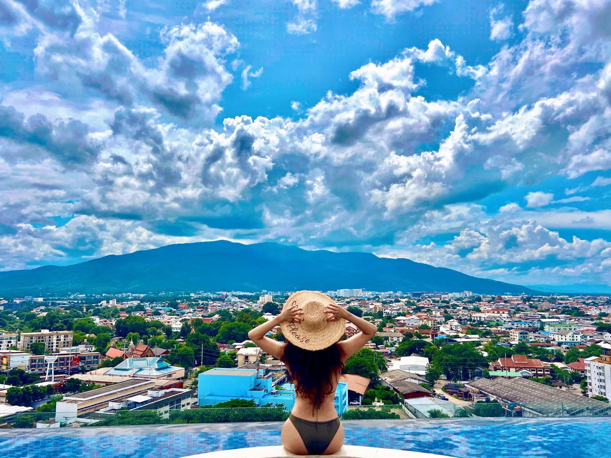 Astra Sky River 3 Bedrooms Infinity Pool, With Latex Mattress 公寓 清邁